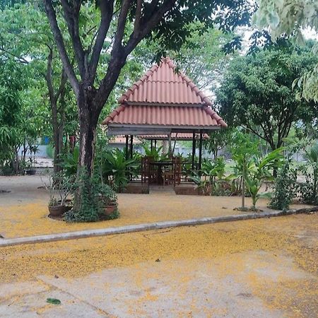 Erawan Guesthouse Pakse Extérieur photo