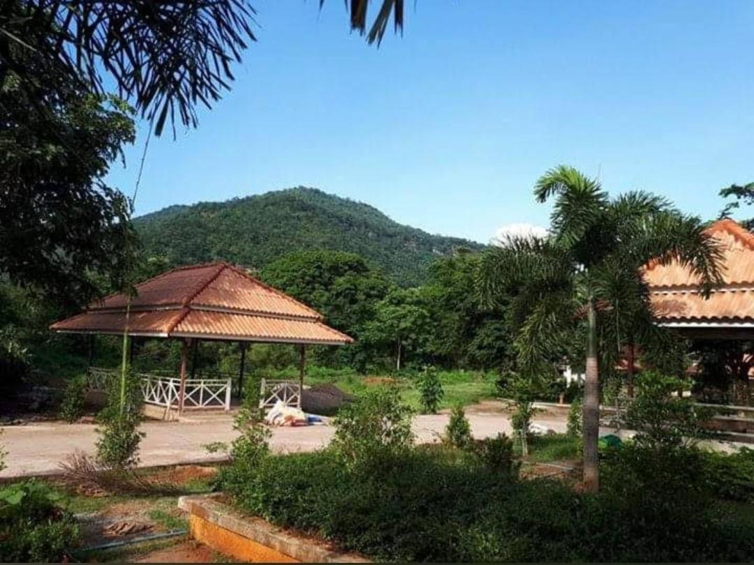 Erawan Guesthouse Pakse Extérieur photo
