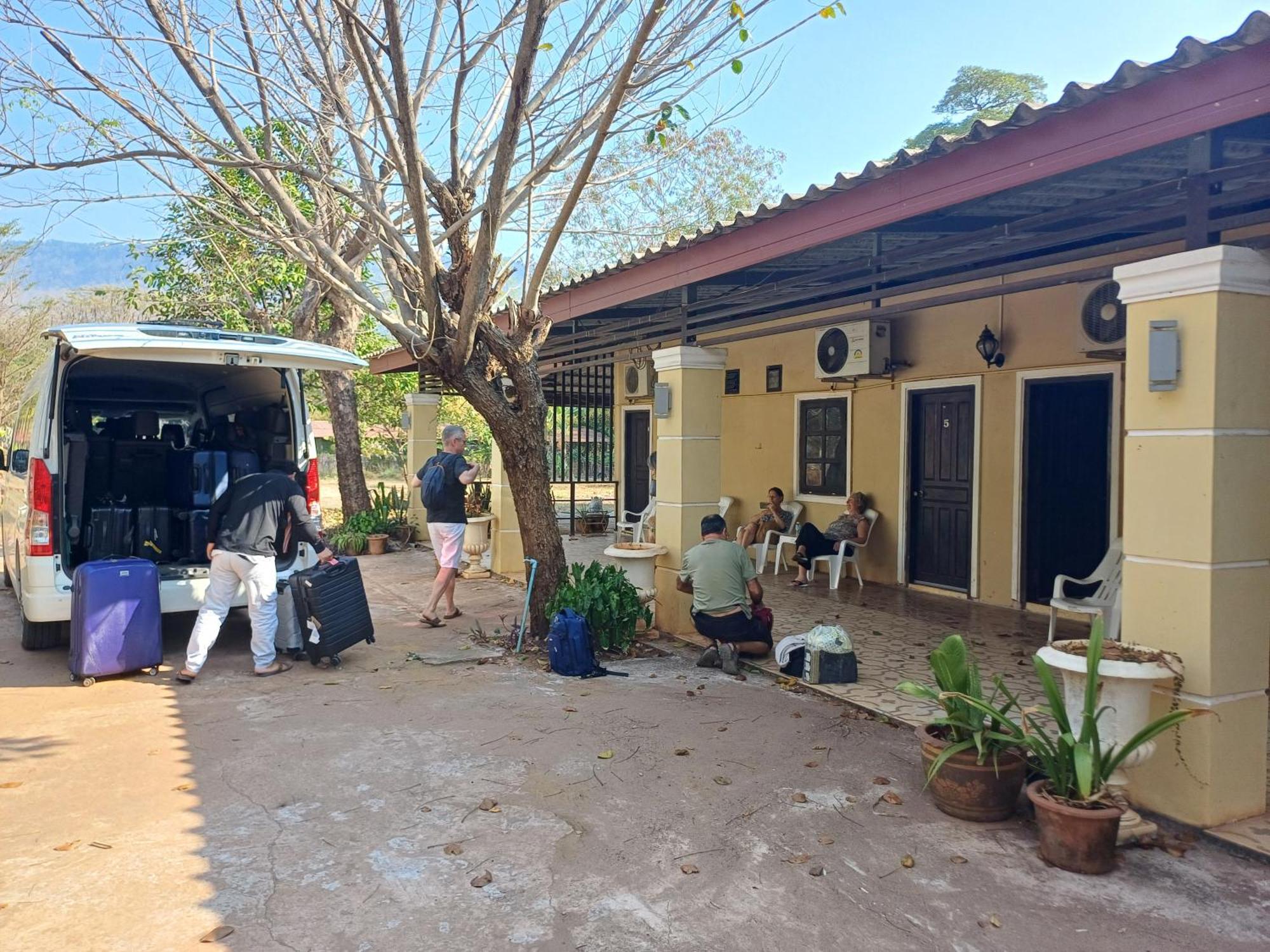 Erawan Guesthouse Pakse Extérieur photo